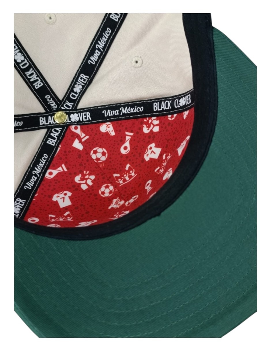 Gorra visera semicurva broche black clover mexico edition unisex