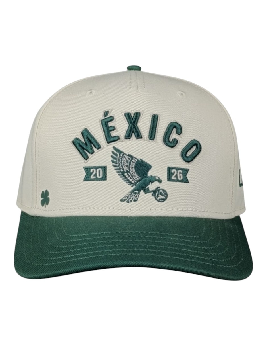 Gorra visera semicurva broche black clover mexico edition unisex
