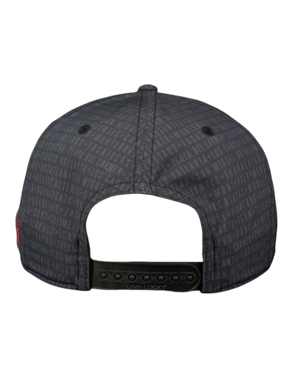 Gorra visera semicurva broche black clover mexico edition unisex