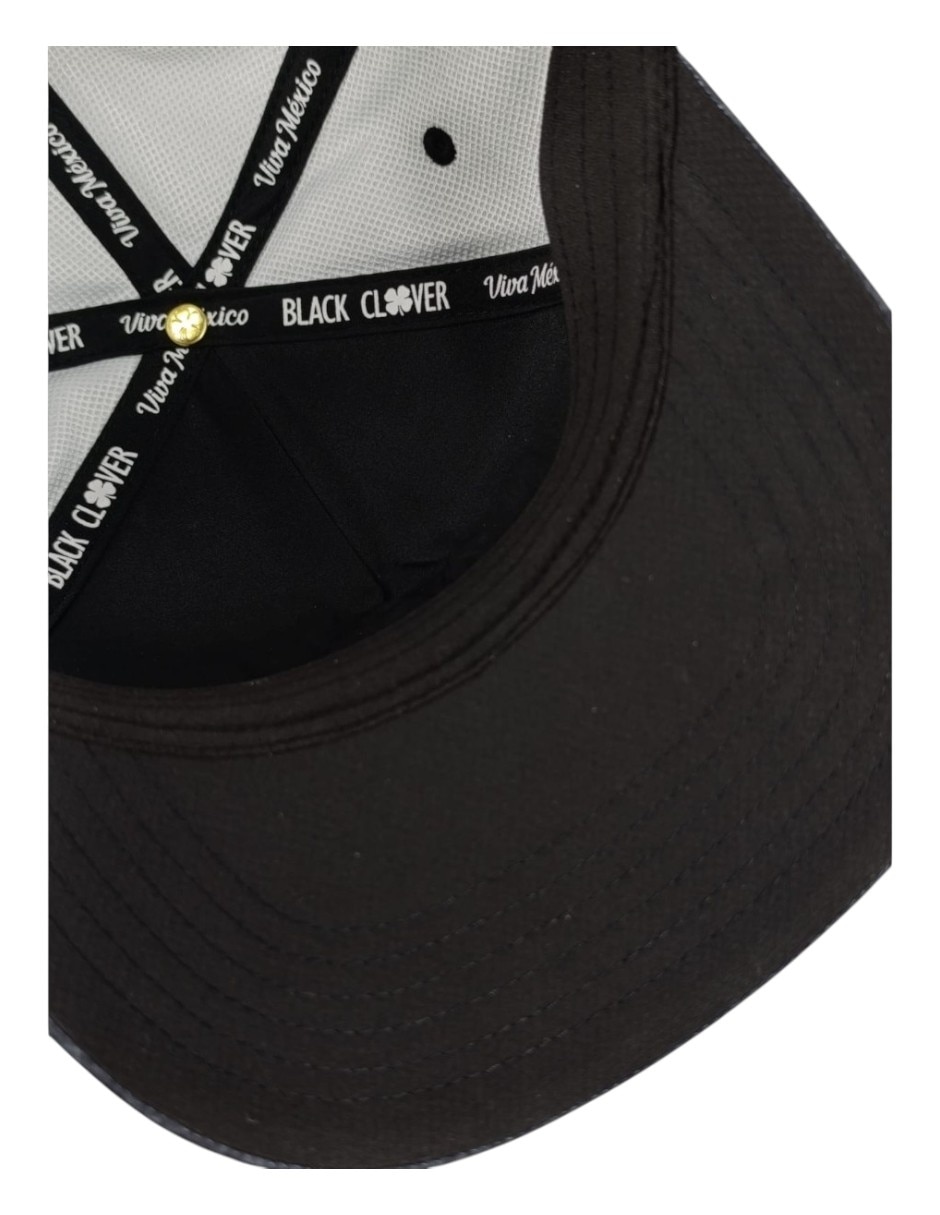 Gorra visera semicurva broche black clover mexico edition unisex