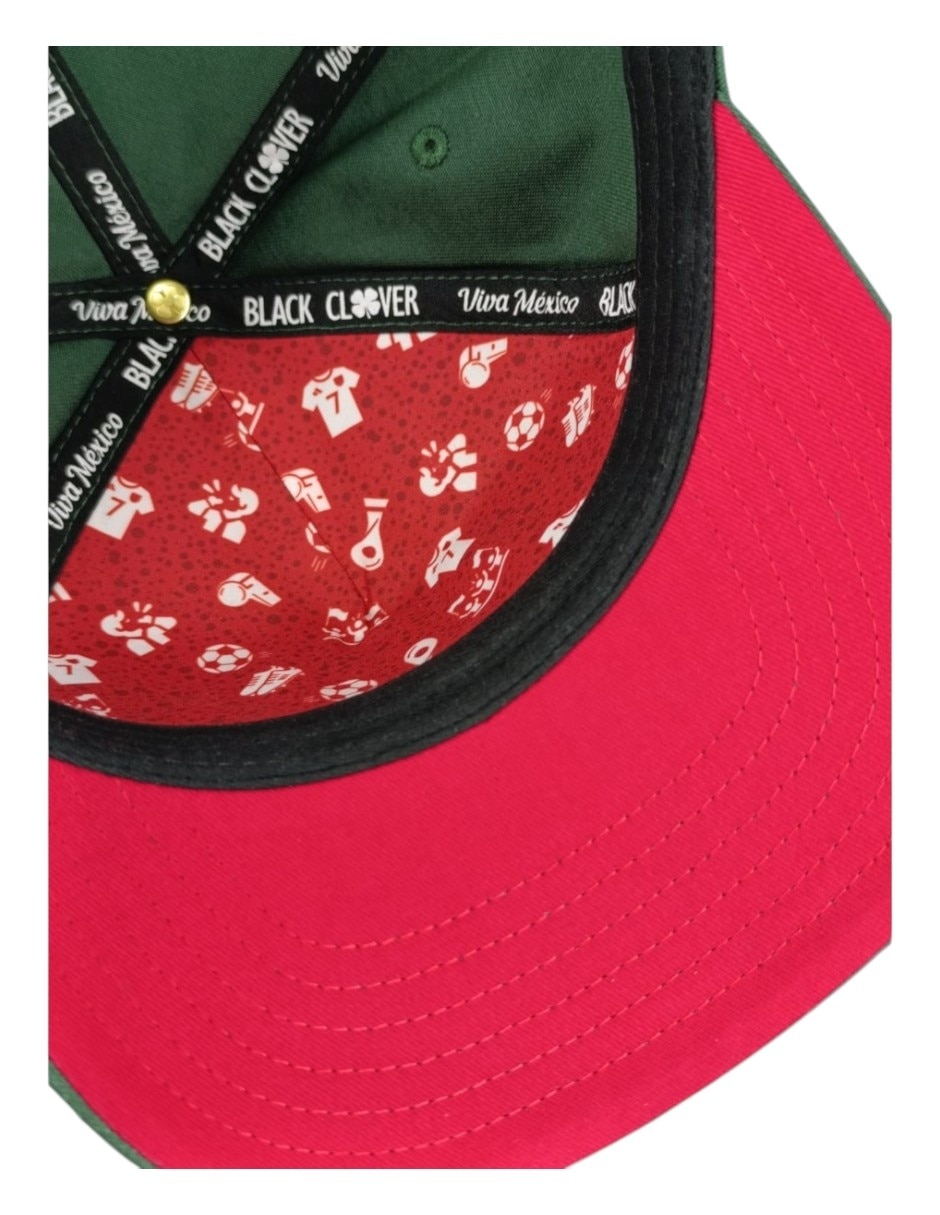 Gorra visera semicurva broche black clover mexico edition unisex