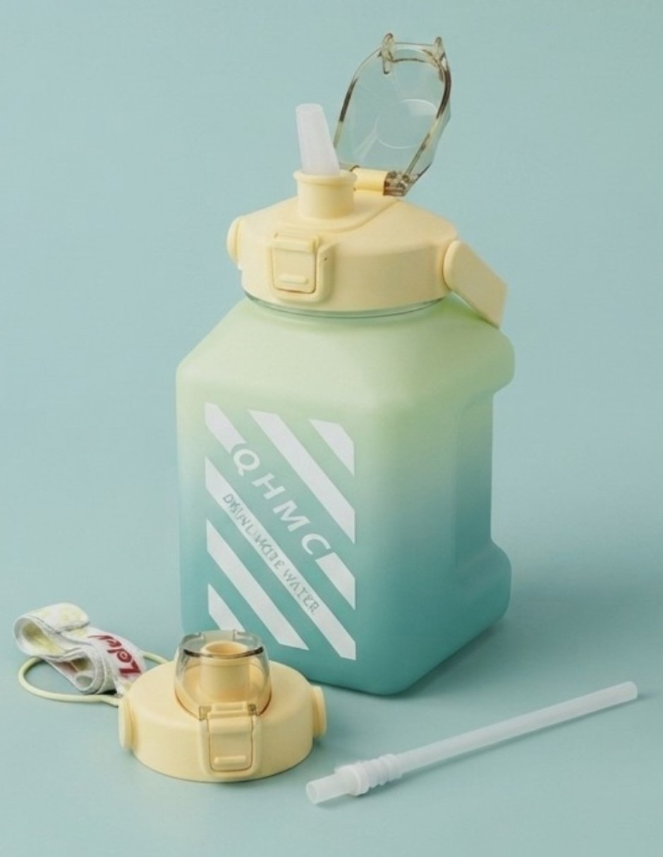 Botella con popote antiderrames con asa con tapa a prueba de derrame 1.5 l 4
