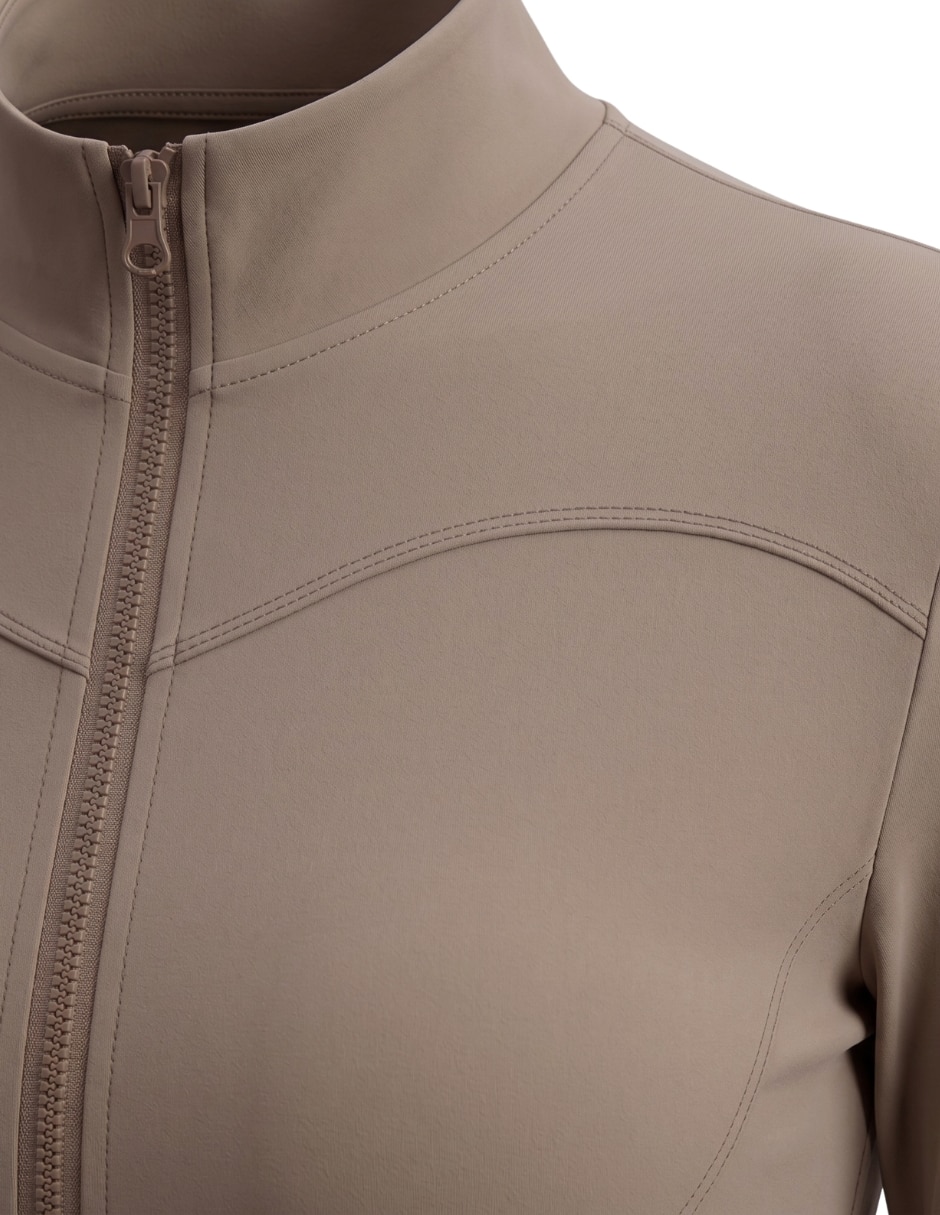 Chamarra para entrenamiento active essentials activewear de mujer 3